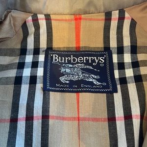 Classic Burberry Trench Coat, Women’s size 6